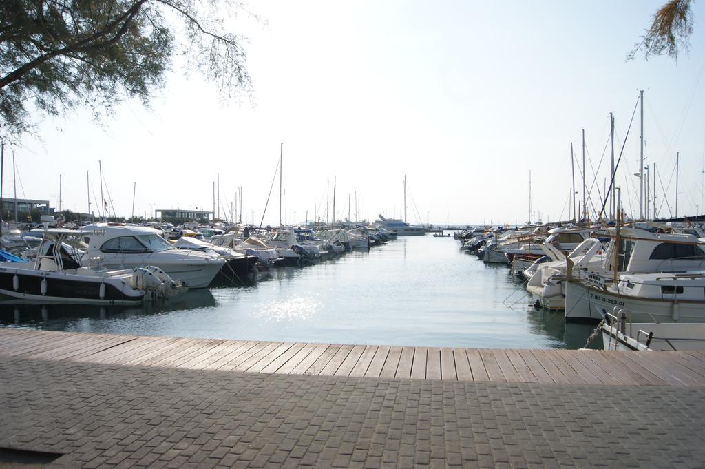 דירות Agi Port De Rosas מראה חיצוני תמונה